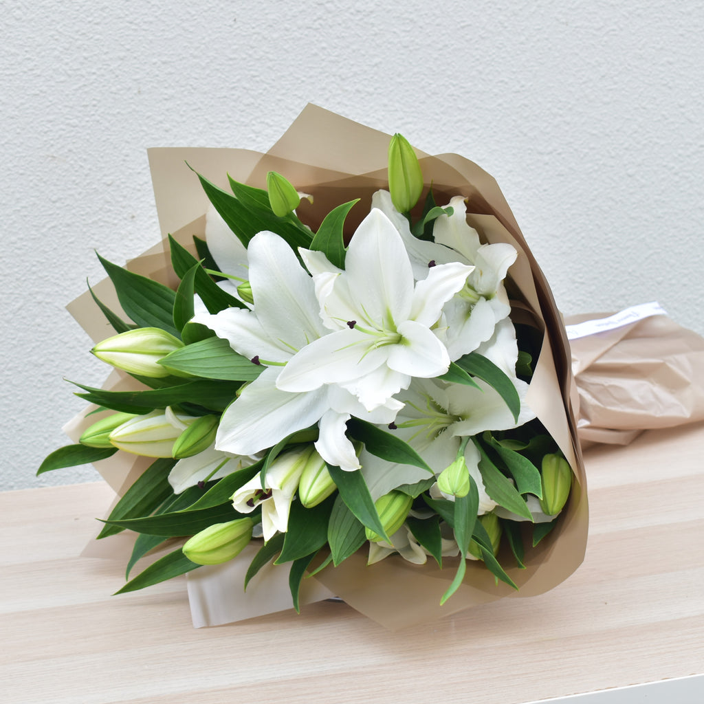 You're a Star - Lily Bouquet