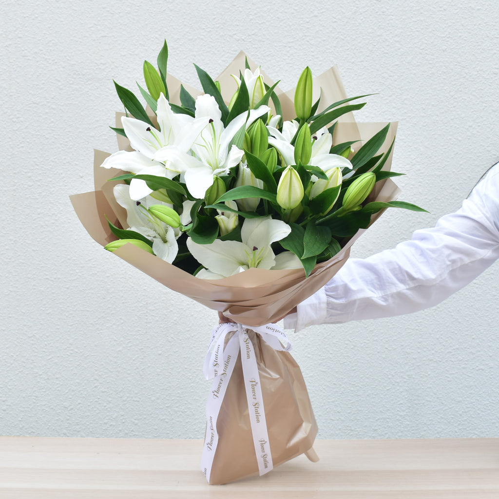 You're a Star - Lily Bouquet