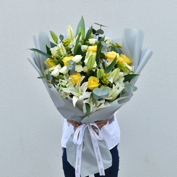 Warm Hugs and Kisses - Mixed Bouquet