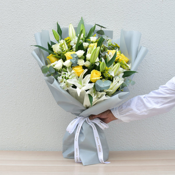 Warm Hugs and Kisses - Mixed Bouquet